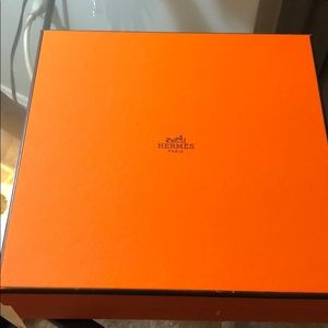 Hermès belt gift box